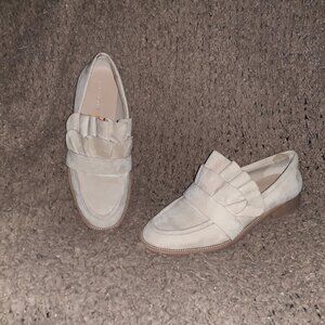 POUR LA VICTOIRE-TENLEY-Anthropologie-Beige Sand Ruffled Suede-Sz 5.5-Excellent